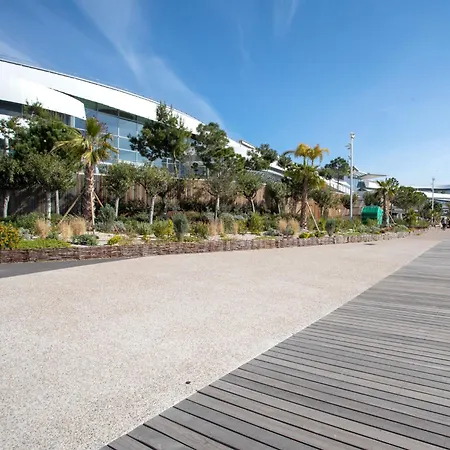 Seaside View-2 By Interhome