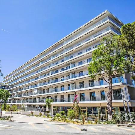 Seaside View-2 By Interhome Daire *